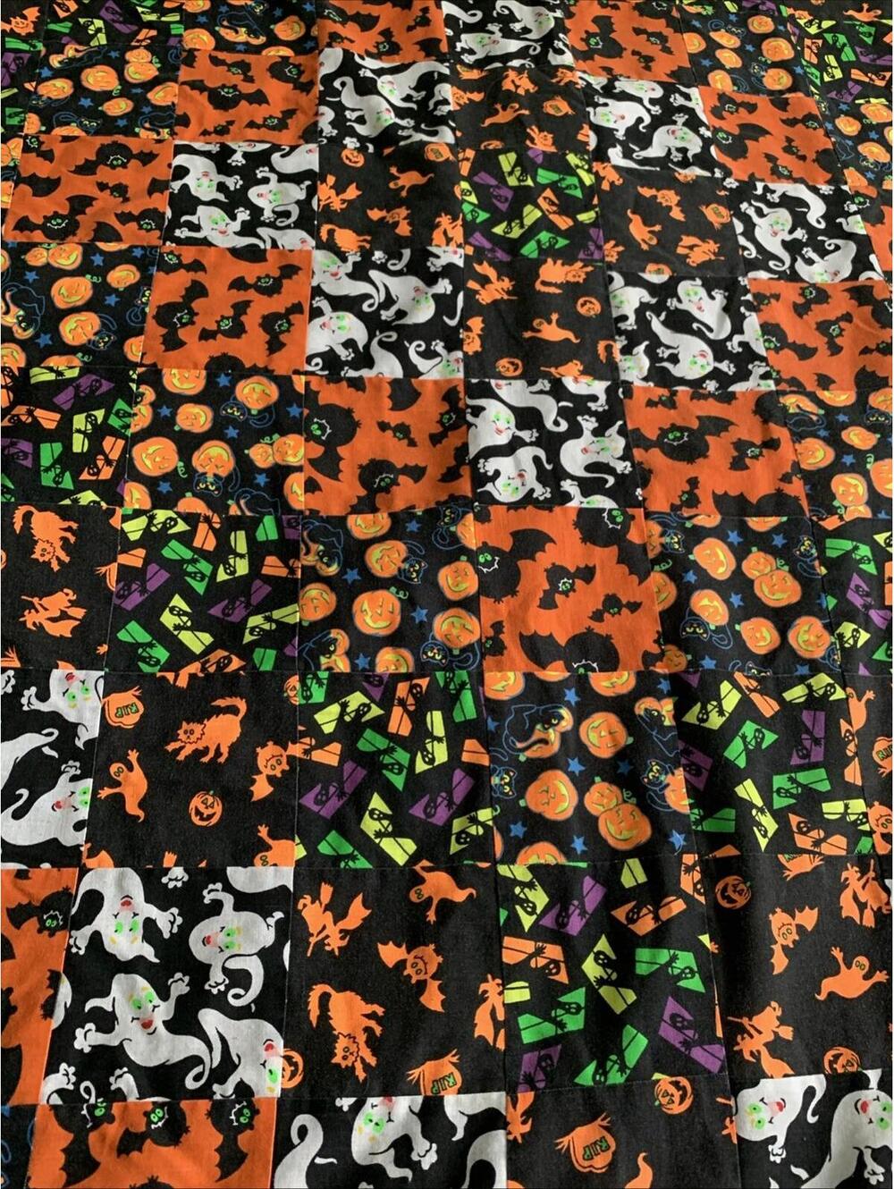 Vintage 1990s Handmade Halloween Quilt 76x 60" Large Throw Twin Cotton Patchwork - Picture 7 of 9